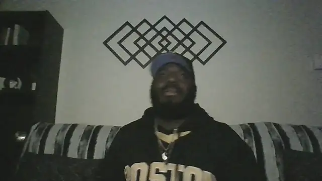 Snapshot of Stayinalive1992 chatting on December 4, 5:05 am Stayinalive1992 online show from December 4, 5:05 am