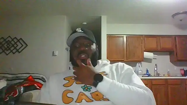 Snapshot of Stayinalive1992 chatting on January 18, 3:13 am Stayinalive1992 online show from January 18, 3:13 am