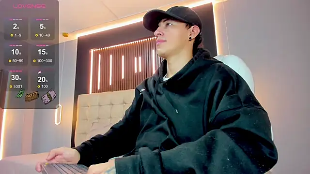 Lobo 17  online show from April 28, 3:44 am