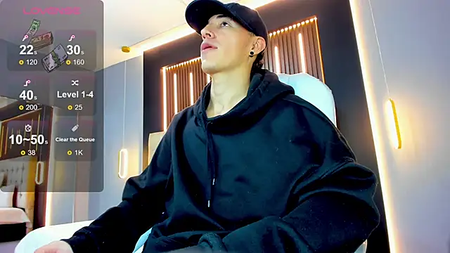 Lobo 17  online show from February 8, 8:09 am