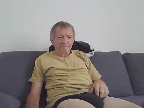 naturiste974 online show from May 5, 3:24 pm