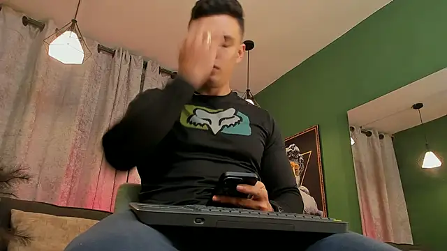 Snapshot of Jake_Tylerr_ chatting on September 29, 11:55 pm Jake Tylerr online show from September 29, 11:55 pm