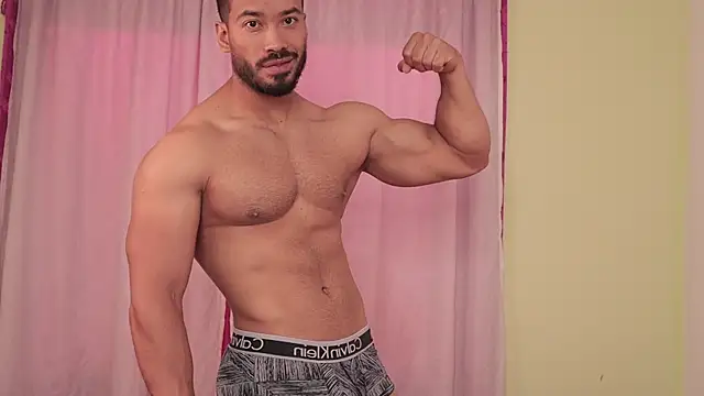 Snapshot of freddsexxx chatting on February 3, 12:36 pm freddsexxx online show from February 3, 12:36 pm