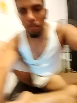 Snapshot of alfredyy55 chatting on October 16, 6:21 am alfredyy55 online show from October 16, 6:21 am