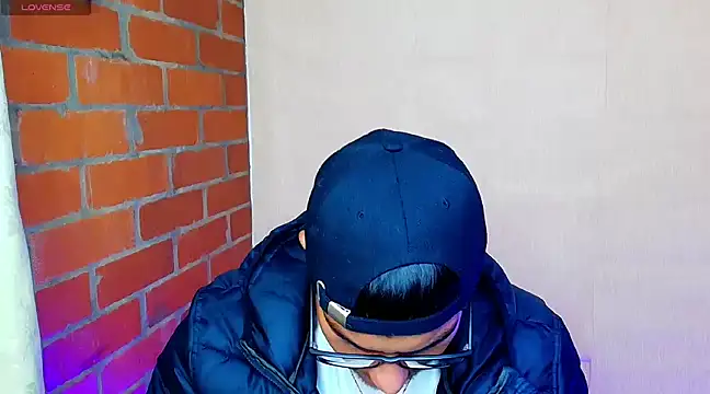 Snapshot of Leandro_valenzuela chatting on March 7, 12:45 pm Leandro valenzuela online show from March 7, 12:45 pm
