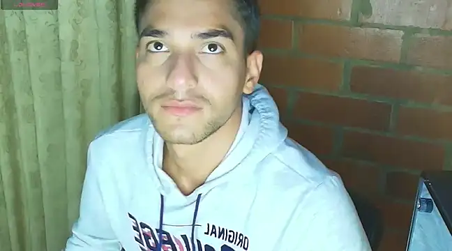 Snapshot of Leandro_valenzuela chatting on February 16, 12:11 am Leandro valenzuela online show from February 16, 12:11 am