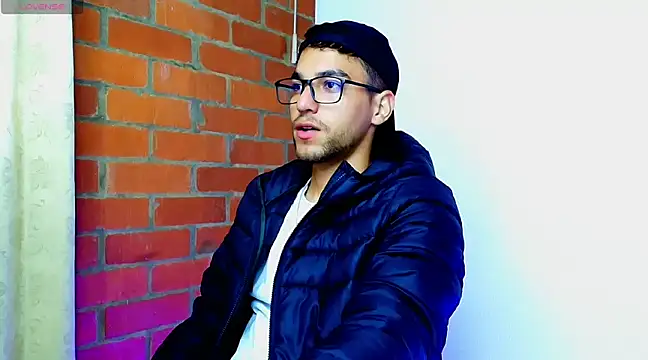 Snapshot of Leandro_valenzuela chatting on March 21, 11:12 am Leandro valenzuela online show from March 21, 11:12 am