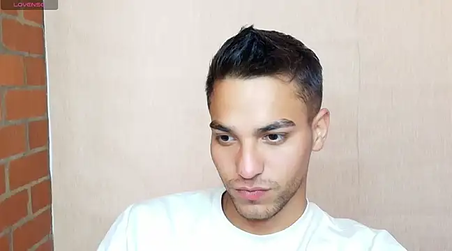 Snapshot of Leandro_valenzuela chatting on February 27, 4:21 pm Leandro valenzuela online show from February 27, 4:21 pm