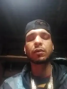 Snapshot of _Dmente_ chatting on February 24, 8:27 am Dmente online show from February 24, 8:27 am