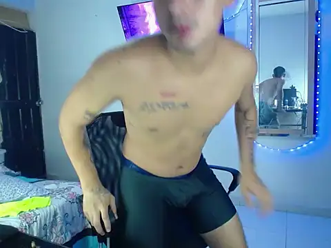 Snapshot of boy_latino_sex chatting on September 26, 8:01 am boy latino sex online show from September 26, 8:01 am