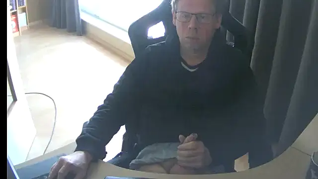 kinkyslet8 online show from March 31, 2:08 pm