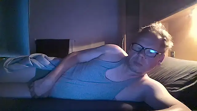 Snapshot of kinkyslet8 chatting on September 10, 6:23 am kinkyslet8 online show from September 10, 6:23 am