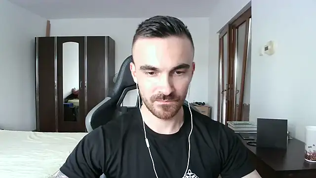 Snapshot of mu5clemania2 chatting on October 13, 2:45 pm mu5clemania2 online show from October 13, 2:45 pm