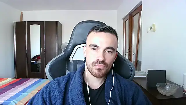 Snapshot of mu5clemania2 chatting on October 28, 8:28 am mu5clemania2 online show from October 28, 8:28 am