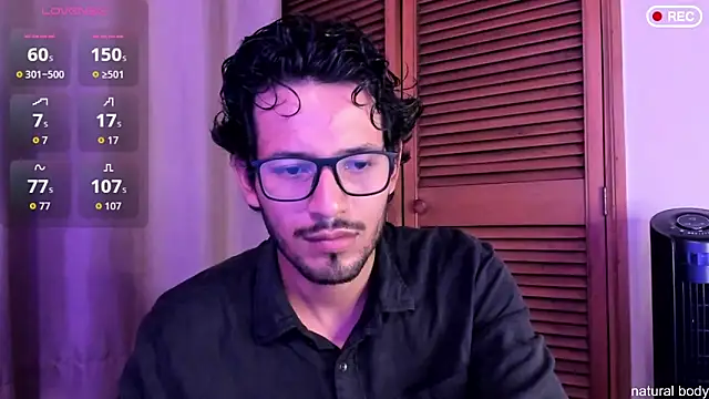 Snapshot of Nicholasrodrii chatting on October 9, 11:09 pm Nicholasrodrii online show from October 9, 11:09 pm