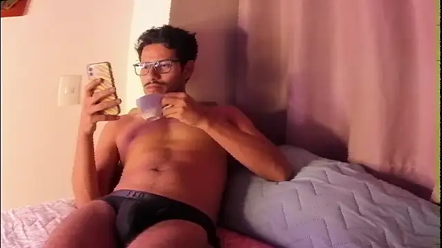 Nicholasrodrii online show from March 3, 10:38 pm