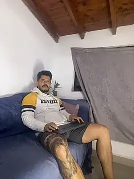 AndresSmith   online show from March 31, 8:27 am