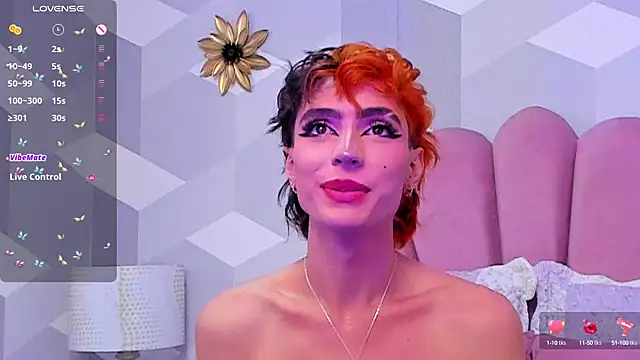 Snapshot of KylieMonnett chatting on January 9, 2:22 am KylieMonnett online show from January 9, 2:22 am