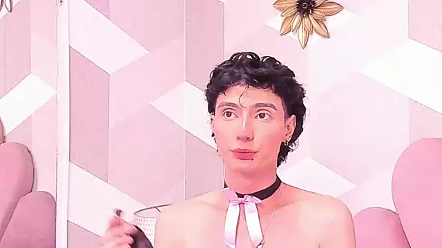 KylieMonnett online show from May 17, 2:20 am