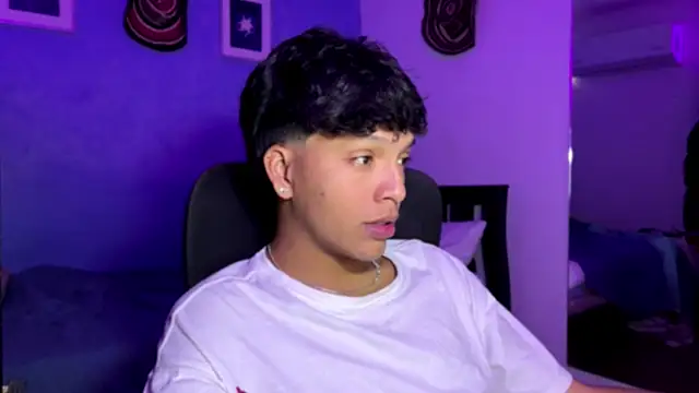 Xander bonnet1 online show from December 4, 12:23 pm