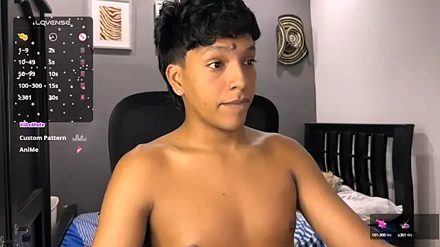 Snapshot of Xander_bonnet1 chatting on January 29, 3:12 am Xander bonnet1 online show from January 29, 3:12 am