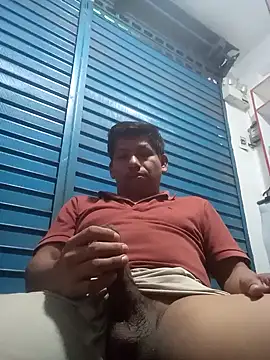 Snapshot of activo202 chatting on September 13, 6:47 am activo202 online show from September 13, 6:47 am