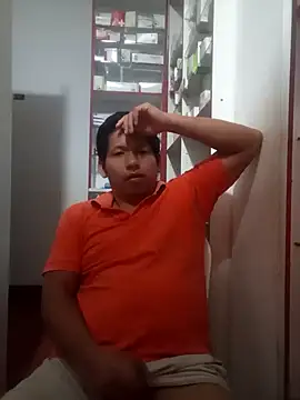 Snapshot of activo202 chatting on March 18, 5:56 am activo202 online show from March 18, 5:56 am
