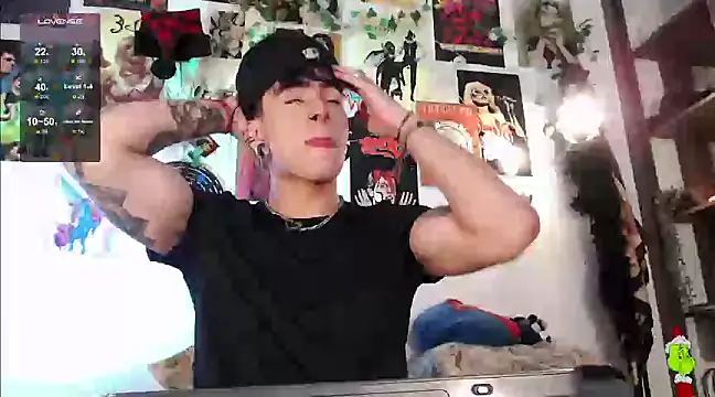 Snapshot of Mathew_stardust chatting on January 10, 2:35 am Mathew stardust online show from January 10, 2:35 am