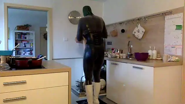 Latexlord34 online show from December 17, 8:45 am