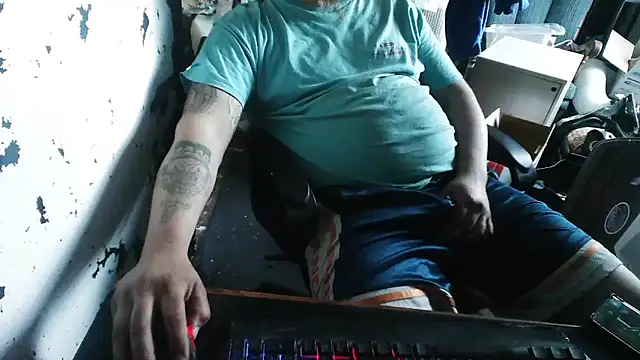 slickwill123 online show from May 10, 6:20 pm