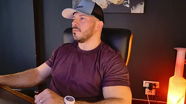 AngeloEric online show from April 4, 11:07 am