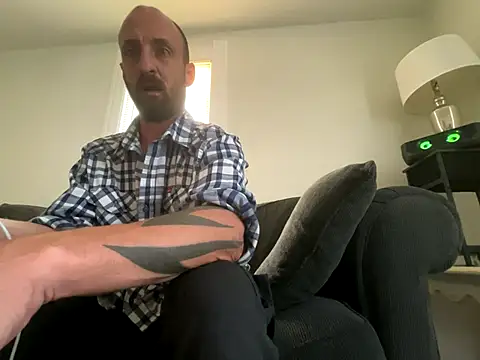 Snapshot of armdy371 chatting on October 4, 12:21 pm armdy371 online show from October 4, 12:21 pm