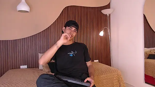Snapshot of zander_2120 chatting on February 27, 2:00 pm zander 2120 online show from February 27, 2:00 pm