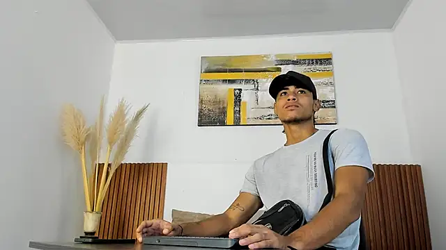 Snapshot of zander_2120 chatting on September 17, 1:01 pm zander 2120 online show from September 17, 1:01 pm
