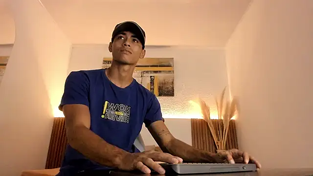 zander 2120 online show from April 30, 1:07 pm
