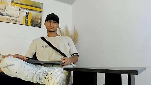 Snapshot of zander_2120 chatting on October 3, 1:05 pm zander 2120 online show from October 3, 1:05 pm