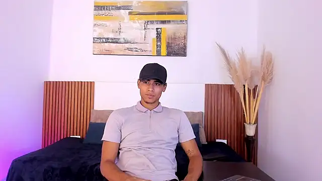 Snapshot of zander_2120 chatting on October 9, 1:05 pm zander 2120 online show from October 9, 1:05 pm