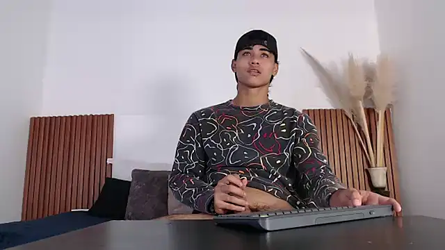 Snapshot of zander_2120 chatting on January 20, 1:21 pm zander 2120 online show from January 20, 1:21 pm