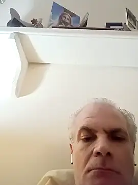 Snapshot of Hand69someguy chatting on October 7, 8:18 am Hand69someguy online show from October 7, 8:18 am