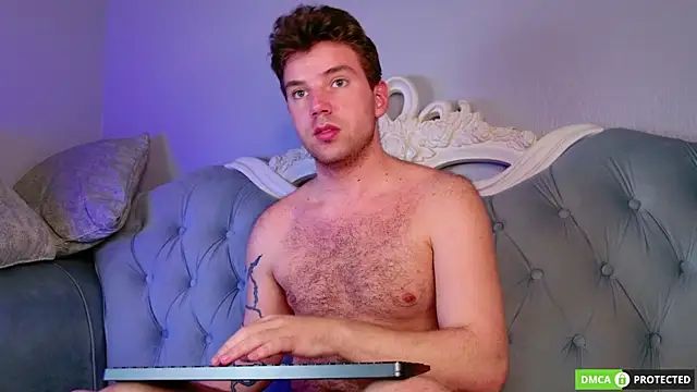 ArthurWhitee online show from April 25, 1:52 pm