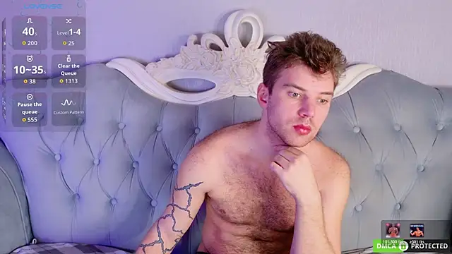 ArthurWhitee online show from April 19, 8:25 am