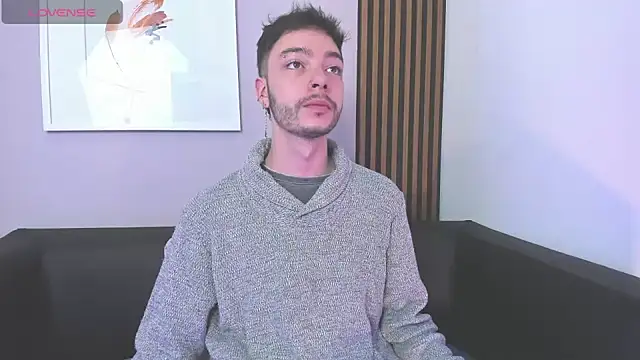 Snapshot of noah_ricci chatting on December 6, 12:05 pm noah ricci online show from December 6, 12:05 pm