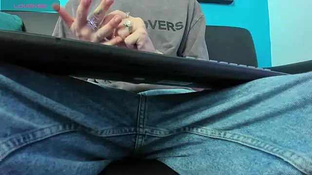 Snapshot of noah_ricci chatting on December 28, 12:03 pm noah ricci online show from December 28, 12:03 pm