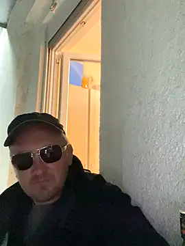 Snapshot of paul_daniel chatting on October 18, 6:57 pm paul daniel online show from October 18, 6:57 pm