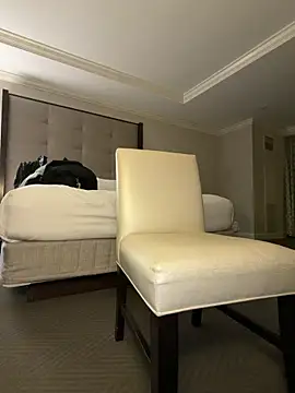 PeytonJohnn online show from April 1, 8:27 am