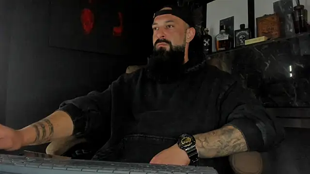 Snapshot of axxelrich_ chatting on October 28, 5:43 am axxelrich online show from October 28, 5:43 am