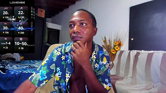 Snapshot of black__diiamond chatting on October 11, 1:37 pm black diiamond online show from October 11, 1:37 pm