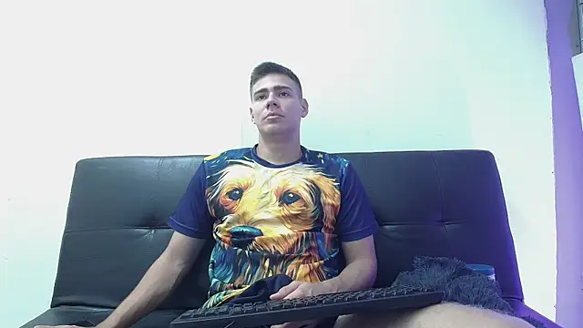 Snapshot of Brian_cx chatting on December 12, 4:10 pm Brian cx online show from December 12, 4:10 pm