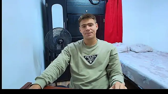 Snapshot of Brian_cx chatting on October 14, 5:09 pm Brian cx online show from October 14, 5:09 pm