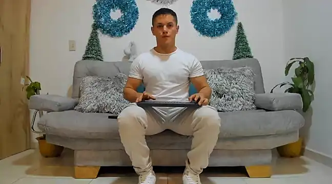 Snapshot of julian_wallace chatting on December 24, 10:17 pm julian wallace online show from December 24, 10:17 pm